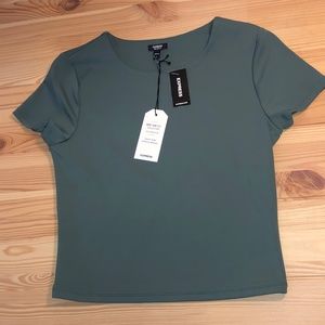 Express Body Contour Cropped Crew Tee - Basil Green - Medium